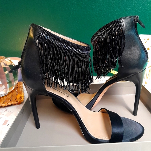 BCBG Beaded fringe heels size 8 - Picture 1 of 9